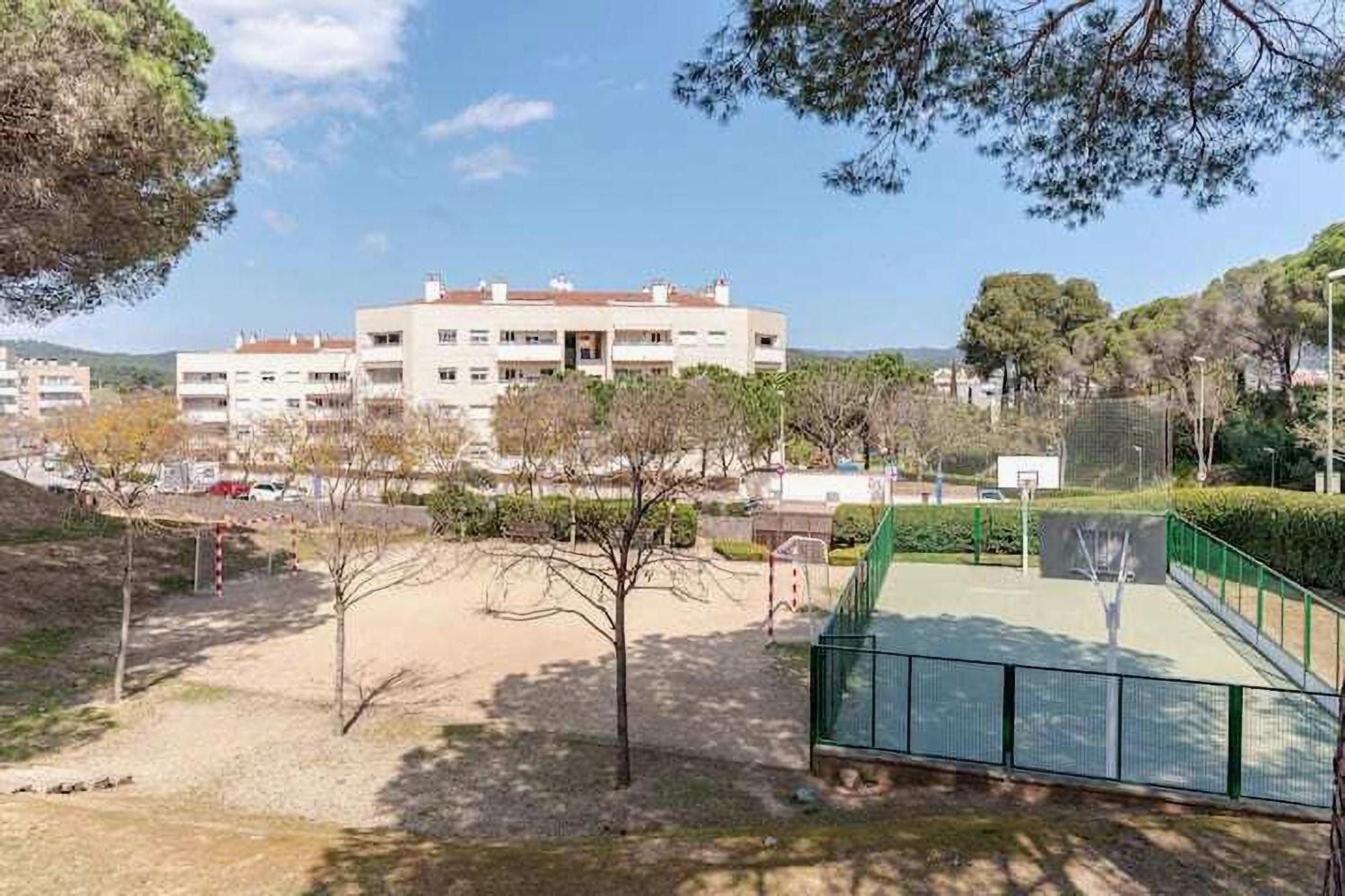 Pretty Garden Apartment Next To A Charming Beach Лорет де Мар Екстериор снимка